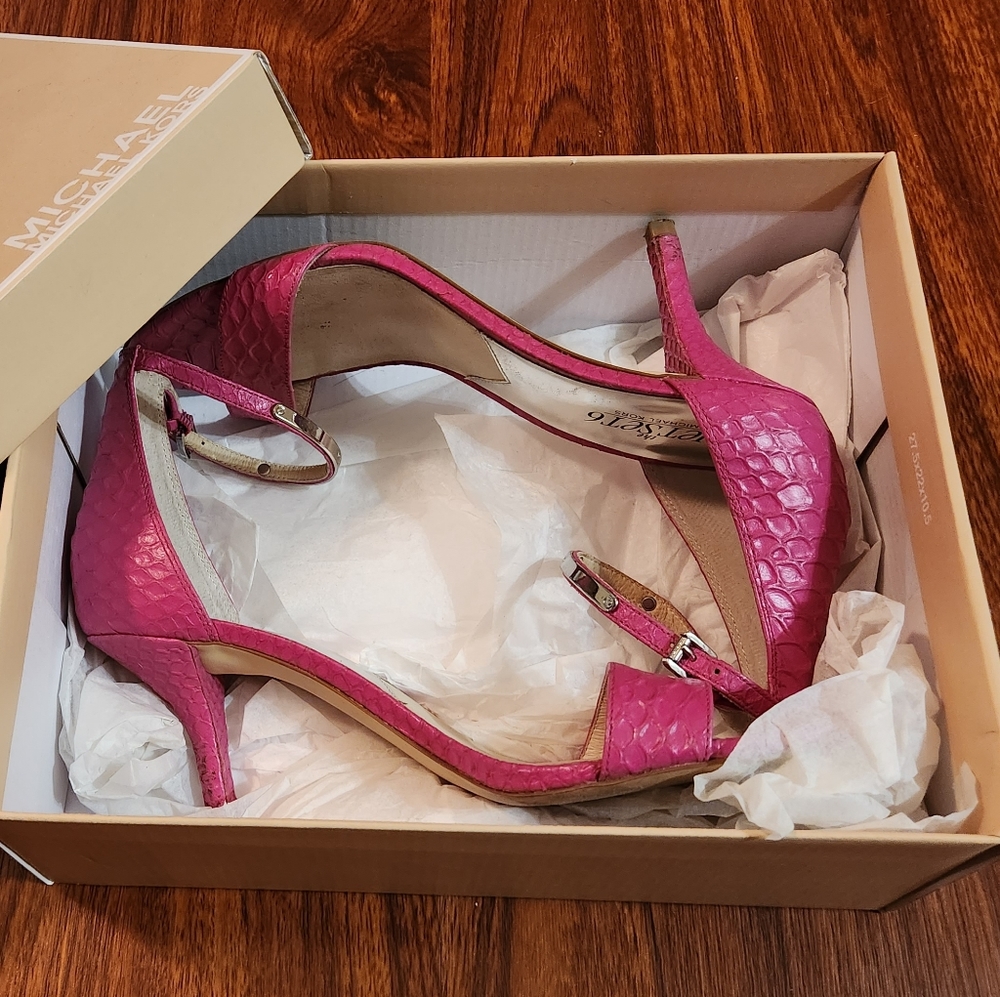 Michael Kors Pink Jet Set 6 Heels